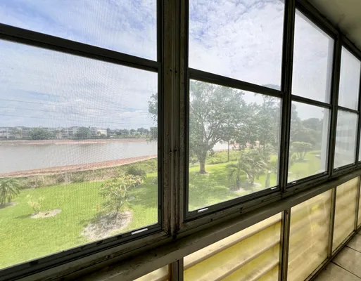 Property Slideshow image 3 of 8 | 330 southampton b b, West Palm Beach, FL, 33417