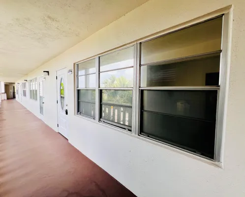 Property Slideshow image 2 of 8 | 330 southampton b b, West Palm Beach, FL, 33417