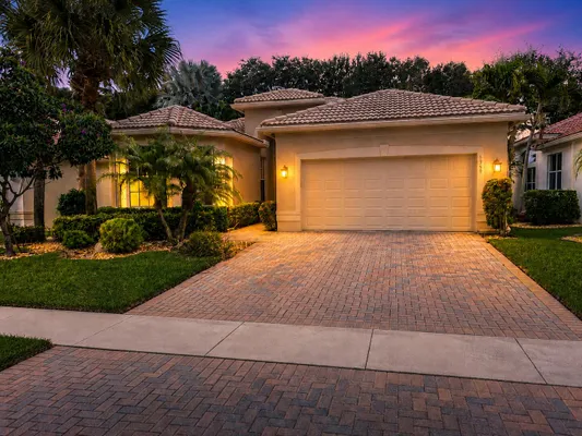Property Slideshow image 2 of 19 | 6959 imperial beach cir, Delray Beach, FL, 33446