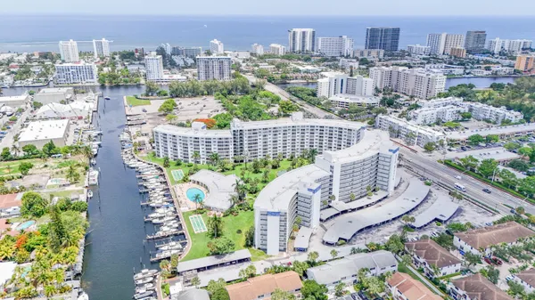 Property Slideshow image 3 of 30 | 2731 ne 14th street cswy 923, Pompano Beach, FL, 33062