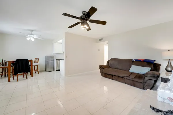 Property Slideshow image 3 of 15 | 1011 exeter, Boca Raton, FL, 33434