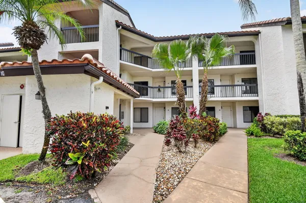 Property Slideshow image 3 of 68 | 10173 mangrove dr 204, Boynton Beach, FL, 33437