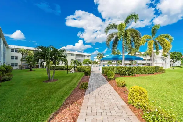 Property Slideshow image 3 of 19 | 9826 marina blvd 1015, Boca Raton, FL, 33428