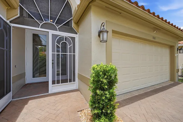 Property Slideshow image 3 of 40 | 5081 glenville dr, Boynton Beach, FL, 33437