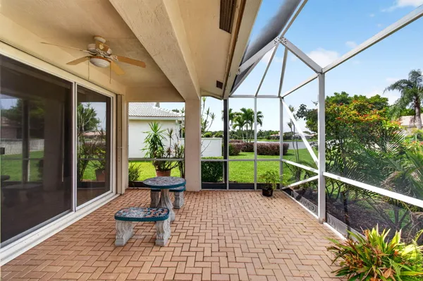 Property Slideshow image 3 of 74 | 2752 clipper cir, West Palm Beach, FL, 33411
