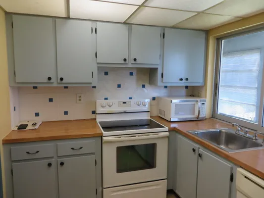 Property Slideshow image 2 of 29 | 9400 lime bay blvd 106, Tamarac, FL, 33321