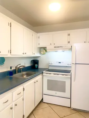 Property Slideshow image 3 of 41 | 123 canterbury e, West Palm Beach, FL, 33417