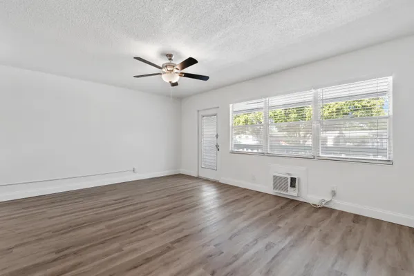 Property Slideshow image 2 of 23 | 142 ventnor dr i, Deerfield Beach, FL, 33442