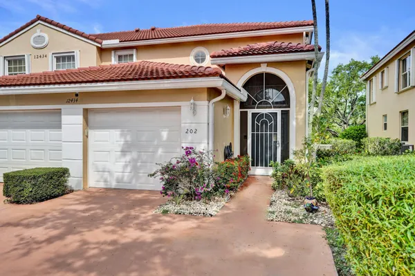 Property Slideshow image 2 of 84 | 12434 crystal pointe dr 202, Boynton Beach, FL, 33437