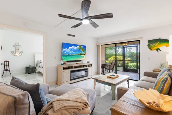 Property Slideshow image 2 of 26 | 10110 cedar point blvd 102, Boynton Beach, FL, 33437