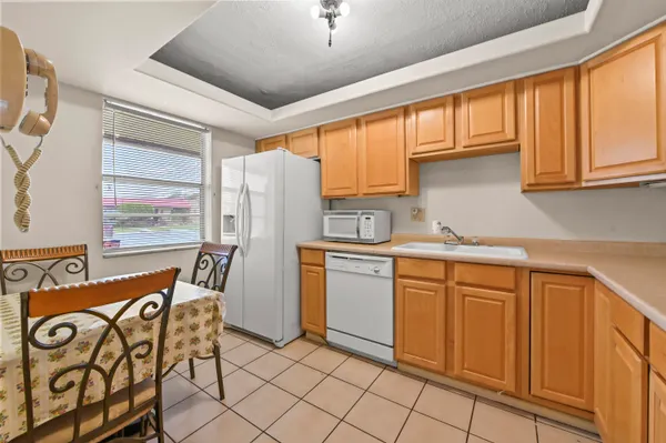 Property Slideshow image 3 of 32 | 109 lake barbara dr, West Palm Beach, FL, 33411