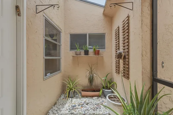 Property Slideshow image 2 of 36 | 8128 summerbreeze ln, Boca Raton, FL, 33496