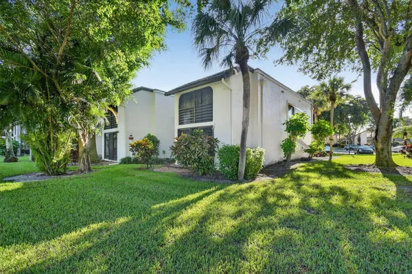 Property Slideshow image 3 of 18 | 10155 mangrove dr 101, Boynton Beach, FL, 33437