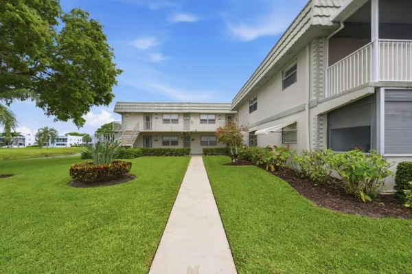 Property Slideshow image 2 of 38 | 670 monaco, Delray Beach, FL, 33446