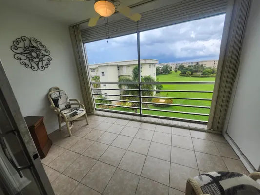 Property Slideshow image 2 of 50 | 2600 ne 1st ln 402, Boynton Beach, FL, 33435