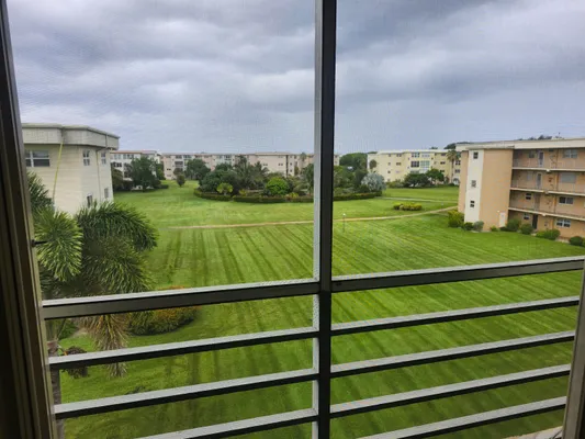 Property Slideshow image 3 of 50 | 2600 ne 1st ln 402, Boynton Beach, FL, 33435