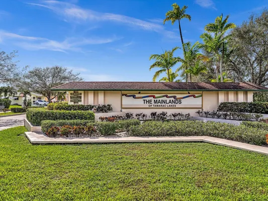 Property Slideshow image 2 of 61 | 4514 nw 43rd ter, Tamarac, FL, 33319