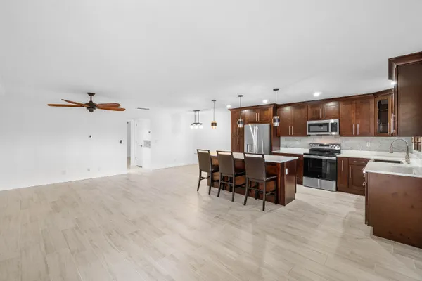 Property Slideshow image 2 of 29 | 180 n high pt b, Boynton Beach, FL, 33435