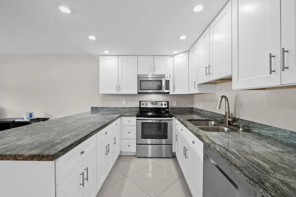 Property Slideshow image 3 of 20 | 2503 antigua ter e1, Coconut Creek, FL, 33066
