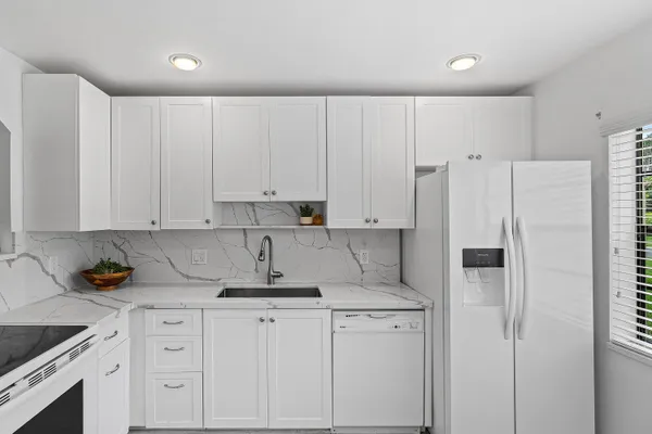 Property Slideshow image 2 of 34 | 21506 juego cir 28e, Boca Raton, FL, 33433