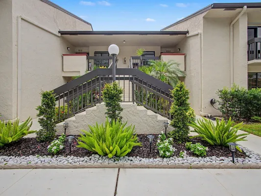 Property Slideshow image 2 of 42 | 5154 oak hill ln 1022, Delray Beach, FL, 33484