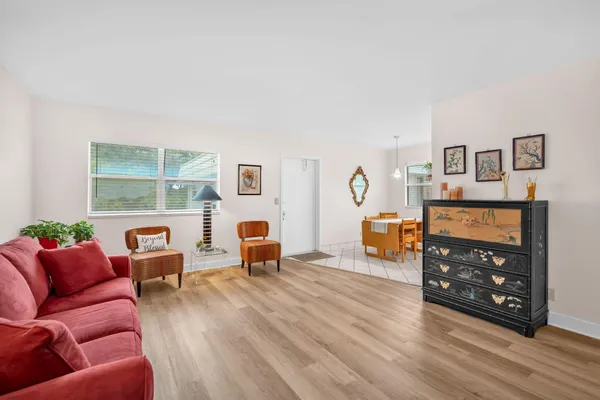 Property Slideshow image 3 of 33 | 716 saxony pl o, Delray Beach, FL, 33446