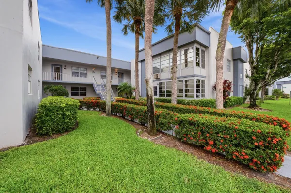 Property Slideshow image 2 of 63 | 330 piedmont 330, Delray Beach, FL, 33484