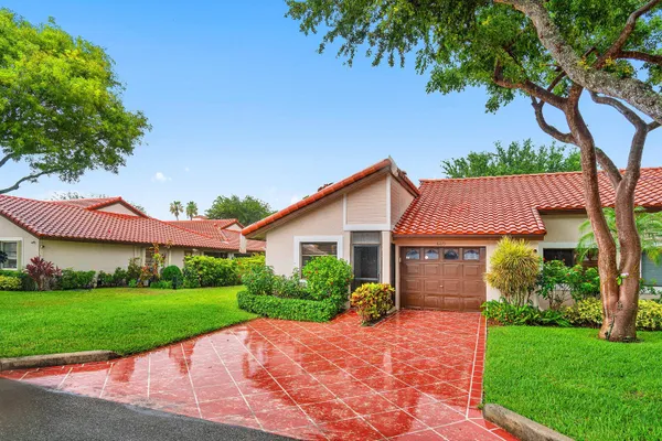 Property Slideshow image 3 of 29 | 6215 kings gate cir, Delray Beach, FL, 33484