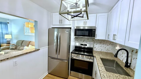 Property Slideshow image 3 of 57 | 294 farnham m 294, Deerfield Beach, FL, 33442