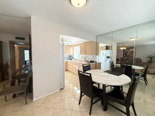 Property Slideshow image 3 of 10 | 4021 farnham o 4021, Deerfield Beach, FL, 33442