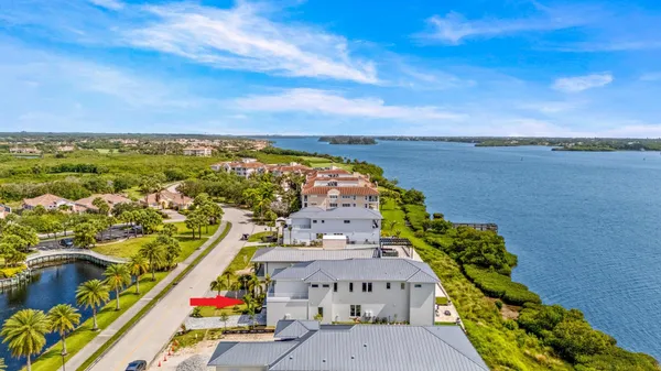 Property Slideshow image 2 of 62 | 4842 s harbor dr, Vero Beach, FL, 32967