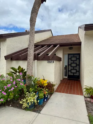 Property Slideshow image 2 of 14 | 3927 vine tree trl b, Lake Worth, FL, 33467