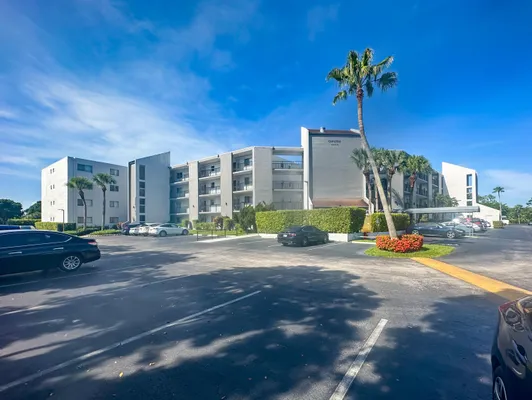 Property Slideshow image 2 of 33 | 6850 10th ave 310, Greenacres, FL, 33467