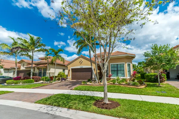 Property Slideshow image 2 of 72 | 11825 n kalmar cir cir, Parkland, FL, 33076