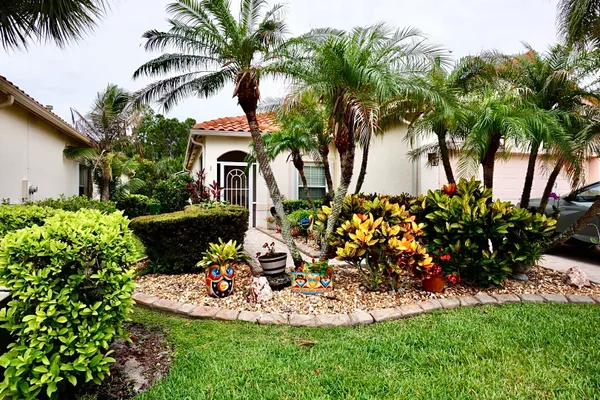 Property Slideshow image 2 of 56 | 407 nw granville st, Port St. Lucie, FL, 34986