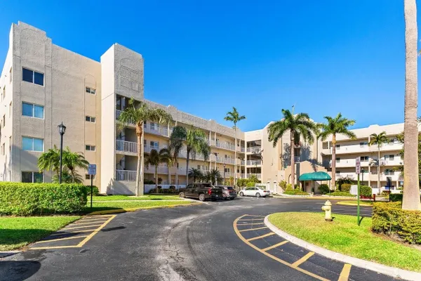 Property Slideshow image 3 of 28 | 7775 southampton ter 310, Tamarac, FL, 33321