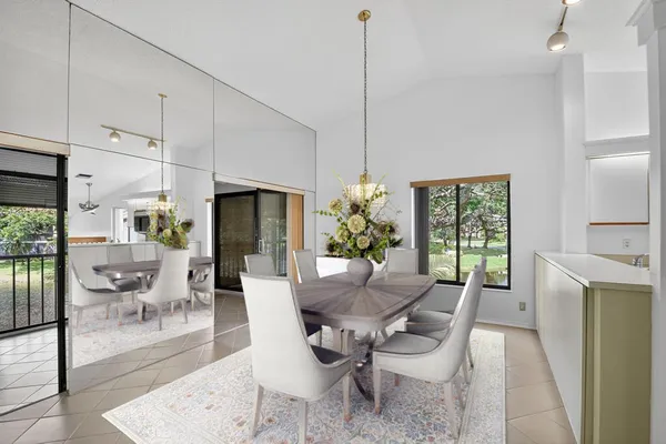 Property Slideshow image 3 of 34 | 10631 ocean palm way 202, Boynton Beach, FL, 33437