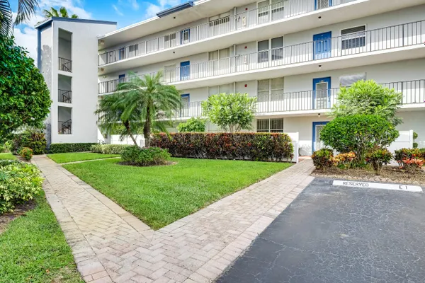 Property Slideshow image 2 of 29 | 6650 s oriole blvd 1030, Delray Beach, FL, 33446