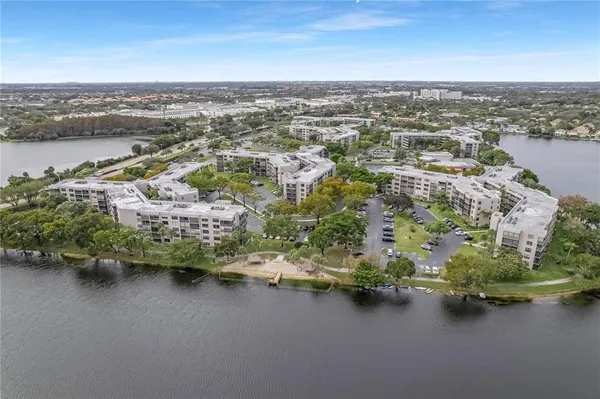 Property Slideshow image 2 of 45 | 901 colony point cir 523, Pembroke Pines, FL, 33026