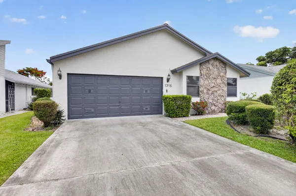 Property Slideshow image 2 of 59 | 1315 nw 25th ln, Delray Beach, FL, 33445