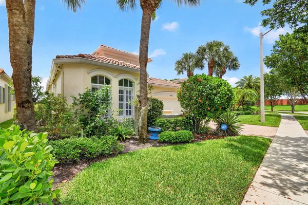 Property Slideshow image 2 of 87 | 8553 e via, Wellington, FL, 33411