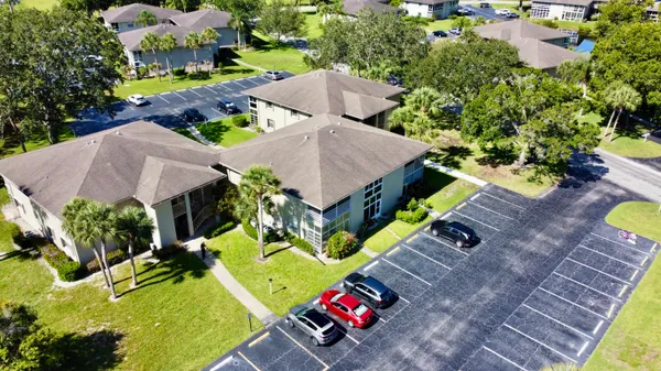 Property Slideshow image 3 of 29 | 32 lake vista trl 105, Port St. Lucie, FL, 34952