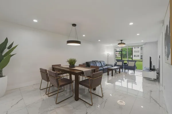 Property Slideshow image 2 of 50 | 9523 s hollybrook lake dr 103, Pembroke Pines, FL, 33025