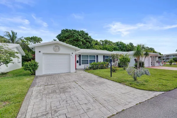 Property Slideshow image 2 of 43 | 411 nw 26th ct, Pompano Beach, FL, 33064