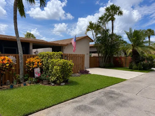 Property Slideshow image 2 of 35 | 2400 sw 19th ave 128, Boynton Beach, FL, 33426