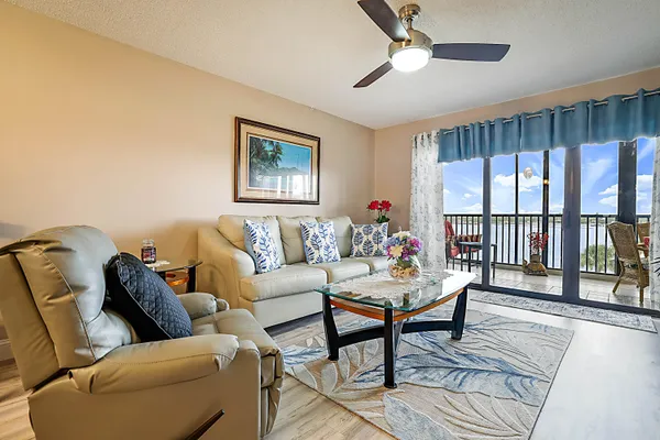Property Slideshow image 3 of 38 | 300 intracoastal pl 403, Jupiter, FL, 33469