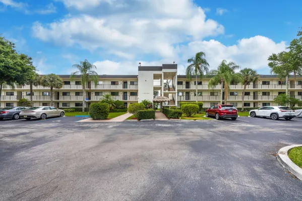 Property Slideshow image 2 of 38 | 15244 lakes of delray blvd 304, Delray Beach, FL, 33484
