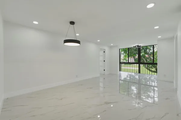Property Slideshow image 2 of 50 | 8970 s hollybrook blvd 205, Pembroke Pines, FL, 33025