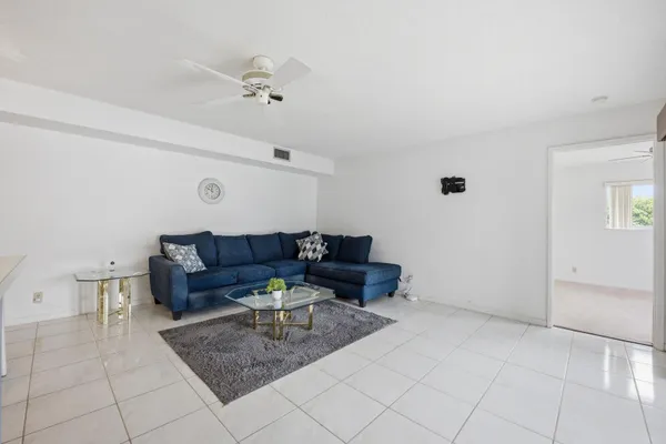 Property Slideshow image 3 of 23 | 14898 wedgefield dr 208, Delray Beach, FL, 33446