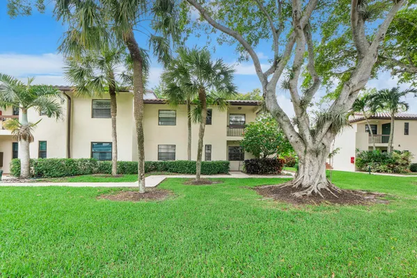 Property Slideshow image 2 of 42 | 21852 arriba 6-h, Boca Raton, FL, 33433
